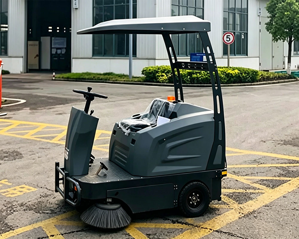 How to Choose the Right Industrial Street Sweeper for Residential Property Cleaning