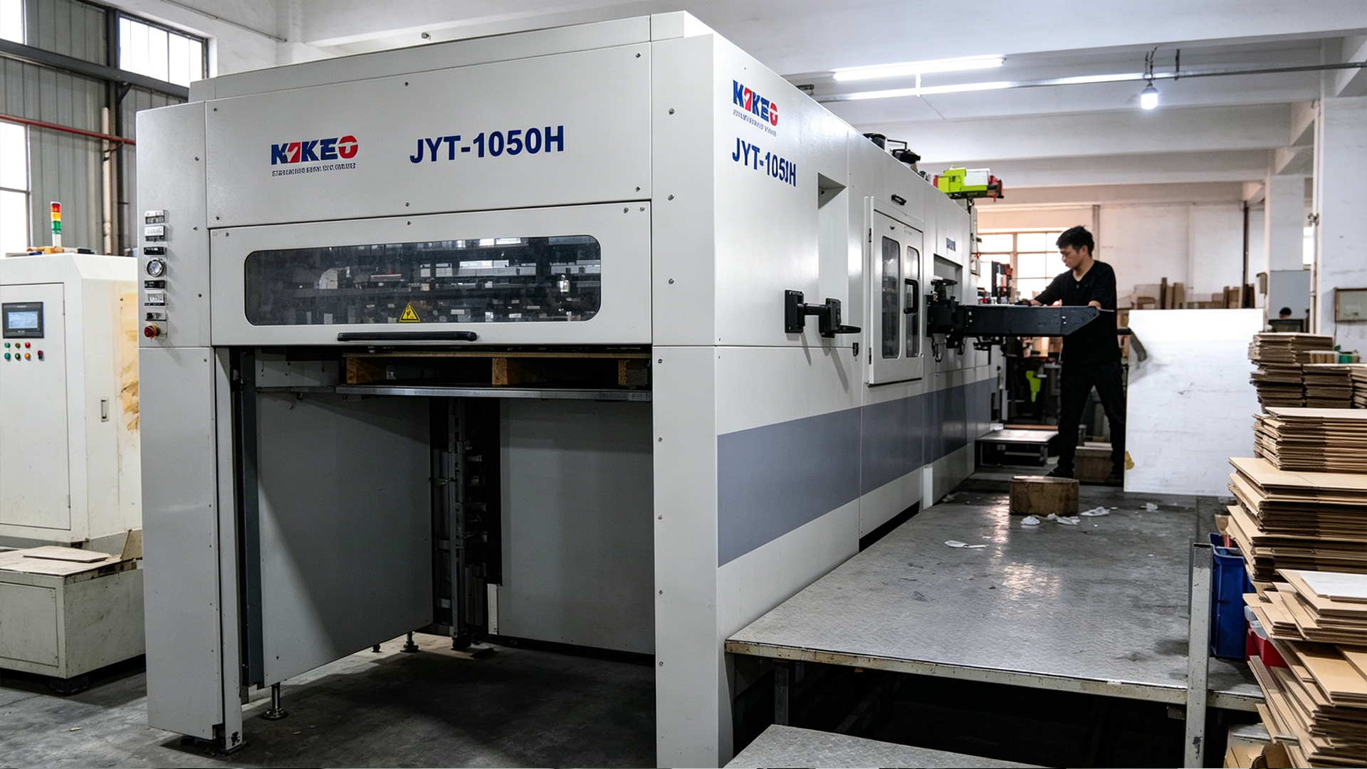 Fully automatic die-cutting machine