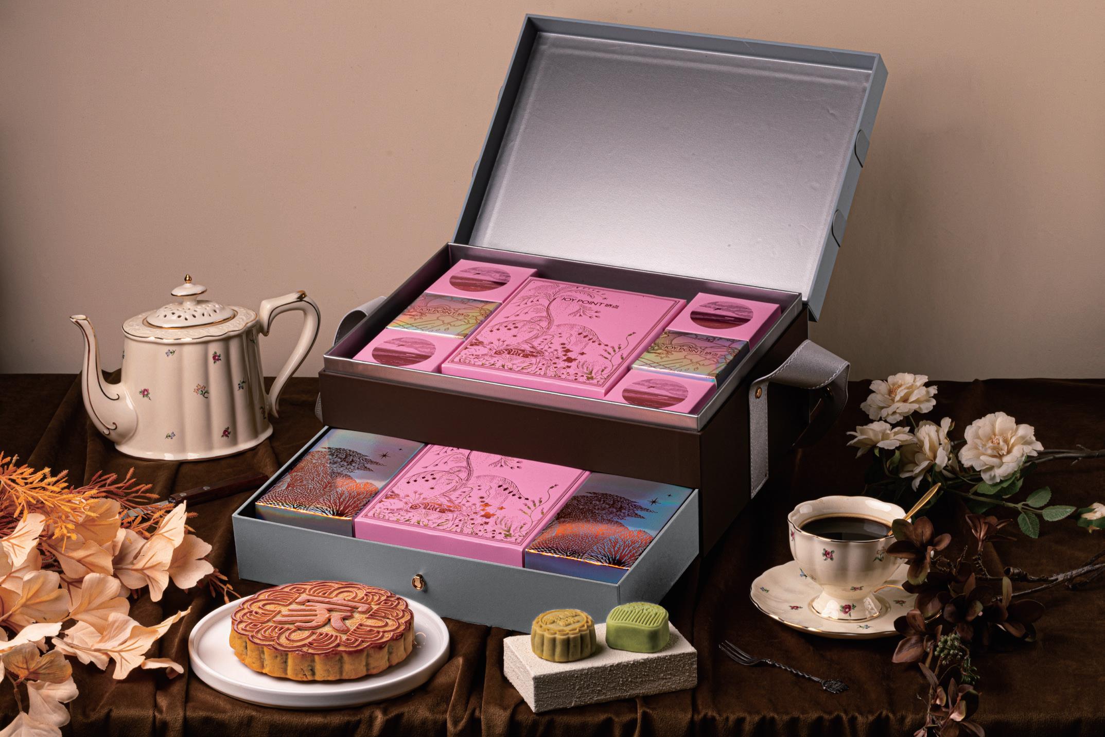 Elegant Moon Gift