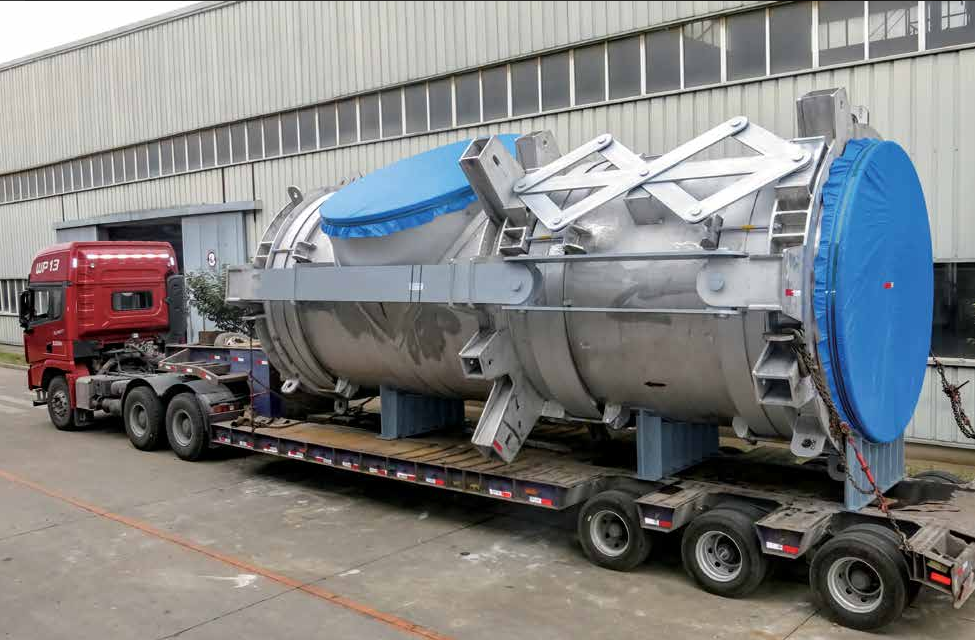 Expansion joint for flue gas turbine outlet
