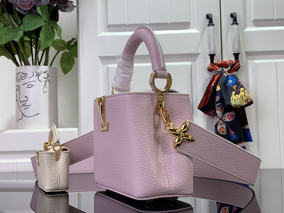 LV CAPUCINES mini M24575