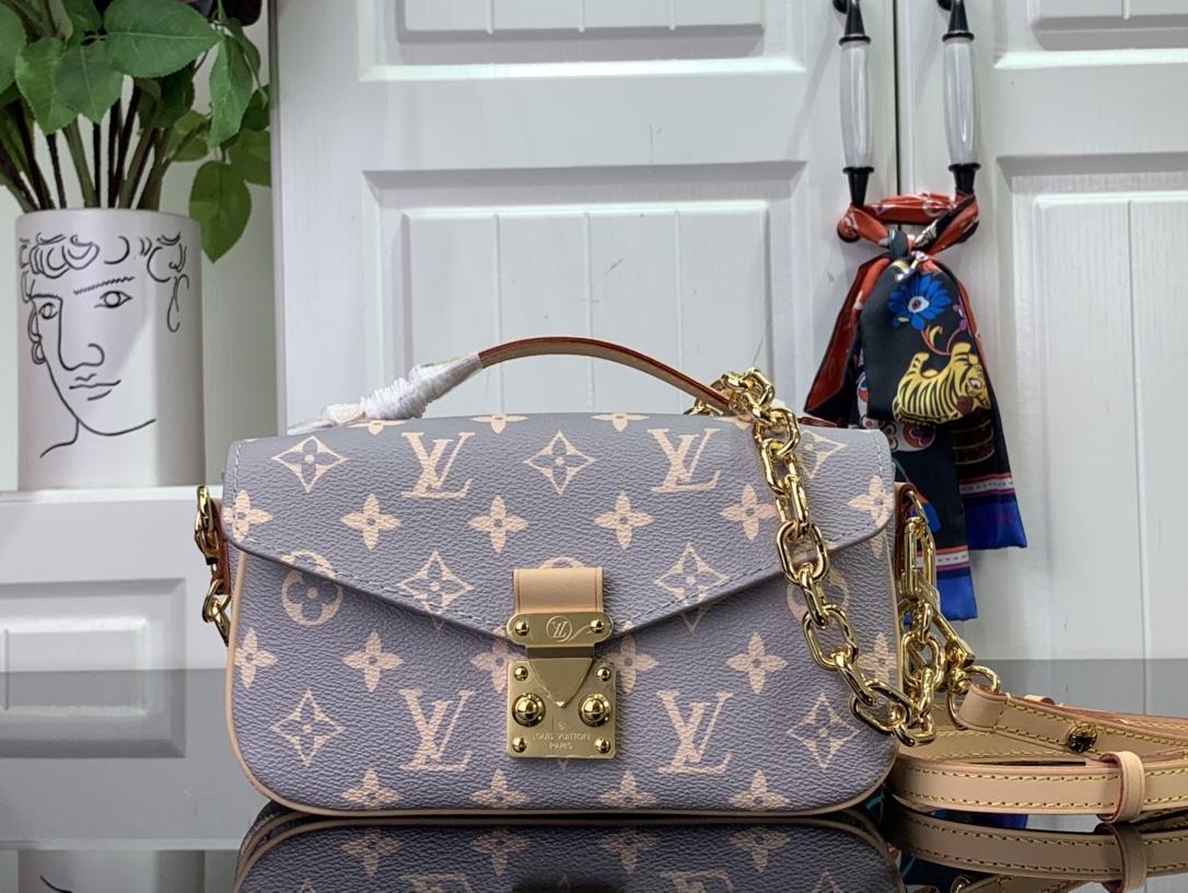 LV M12429