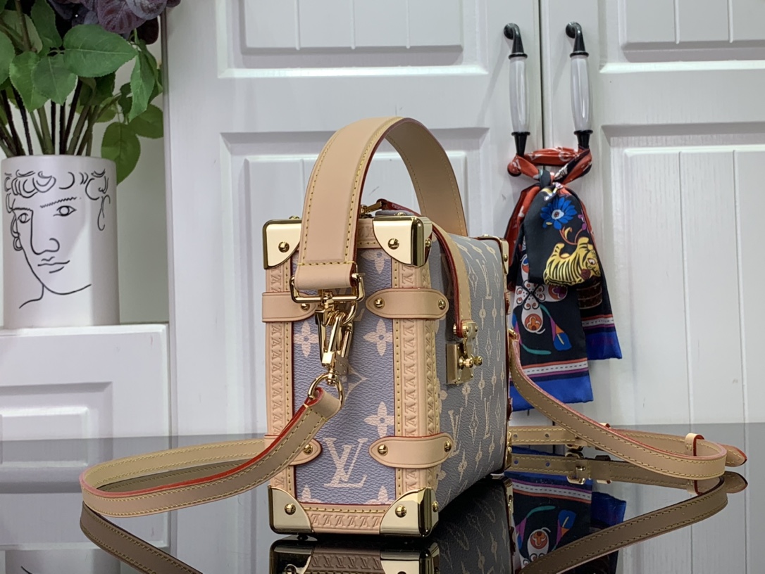 LV M12428