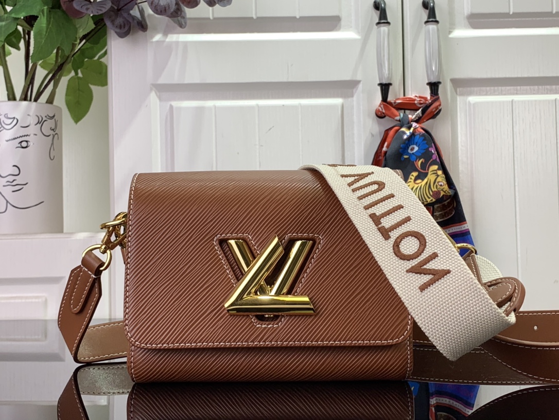 LV M24758