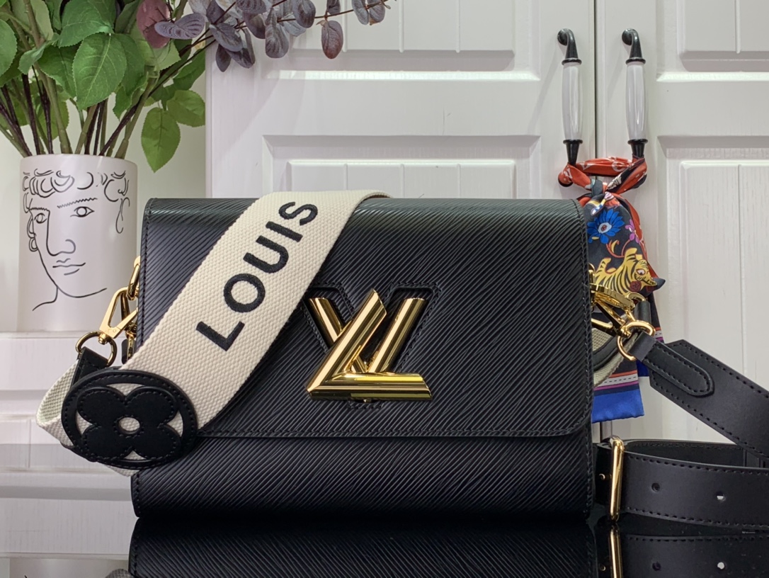 LV M24765
