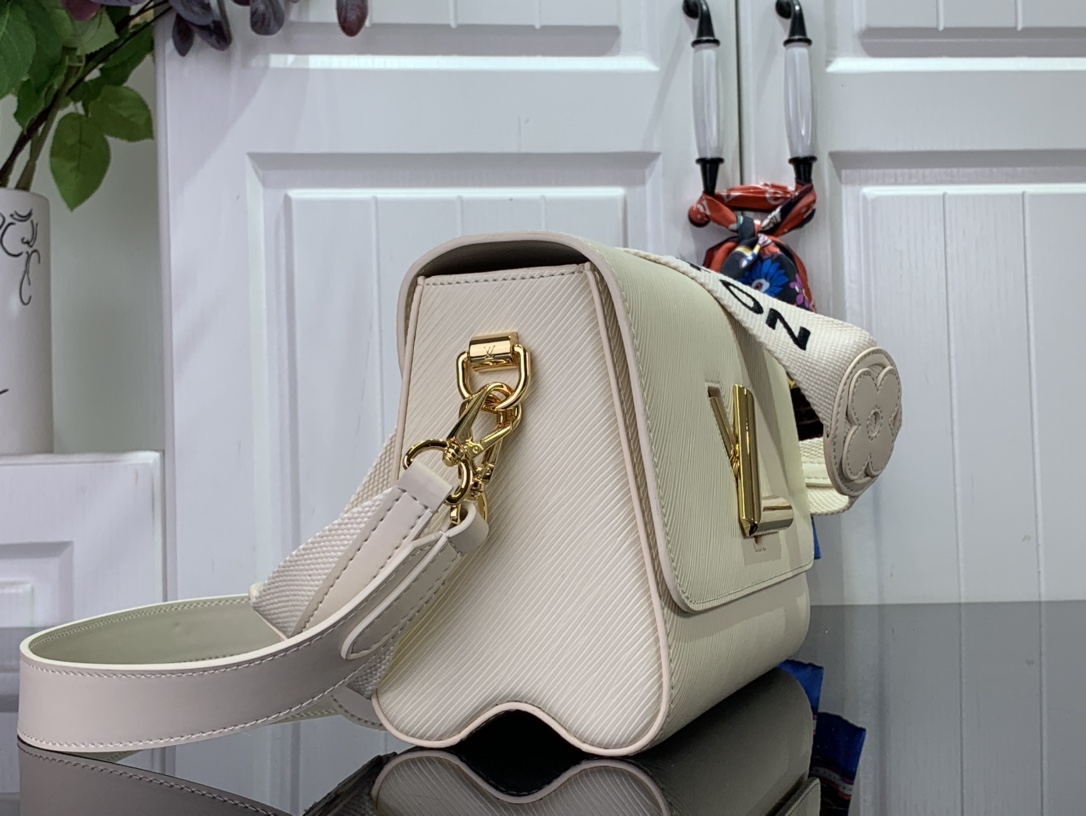 LV M24765