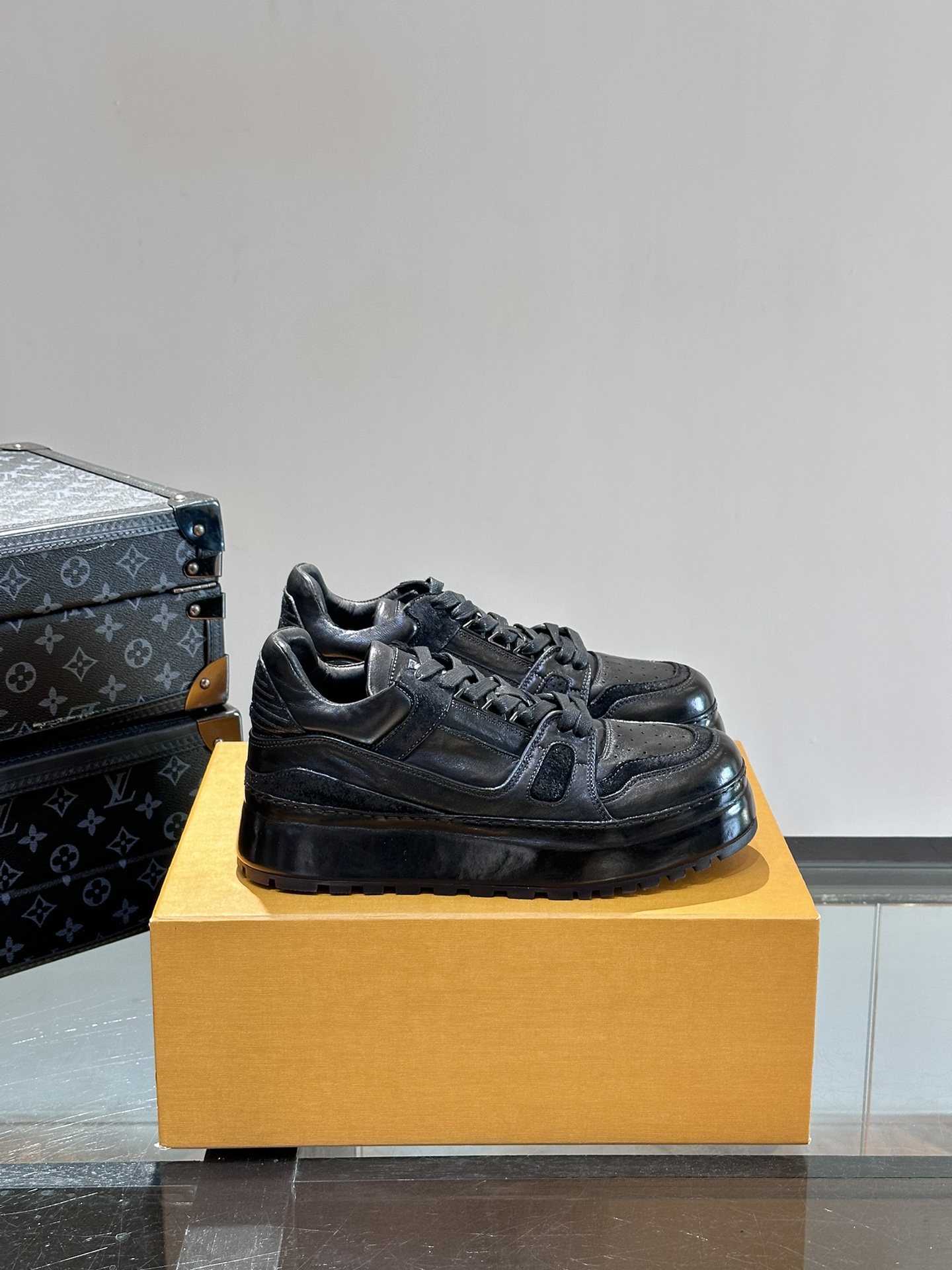 LV