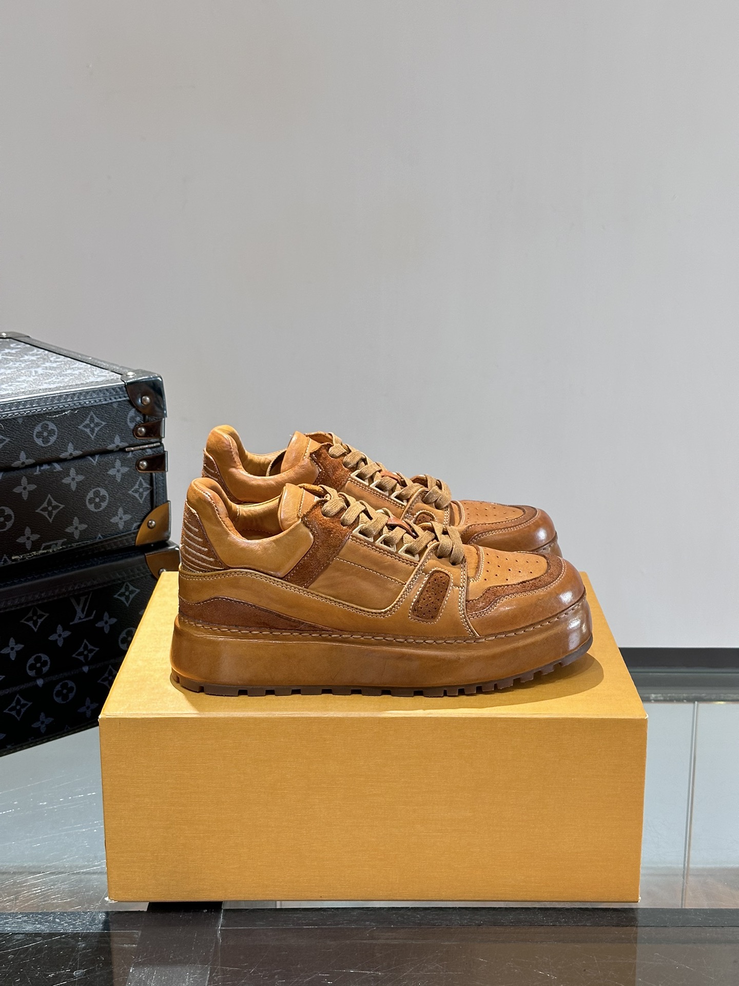 LV