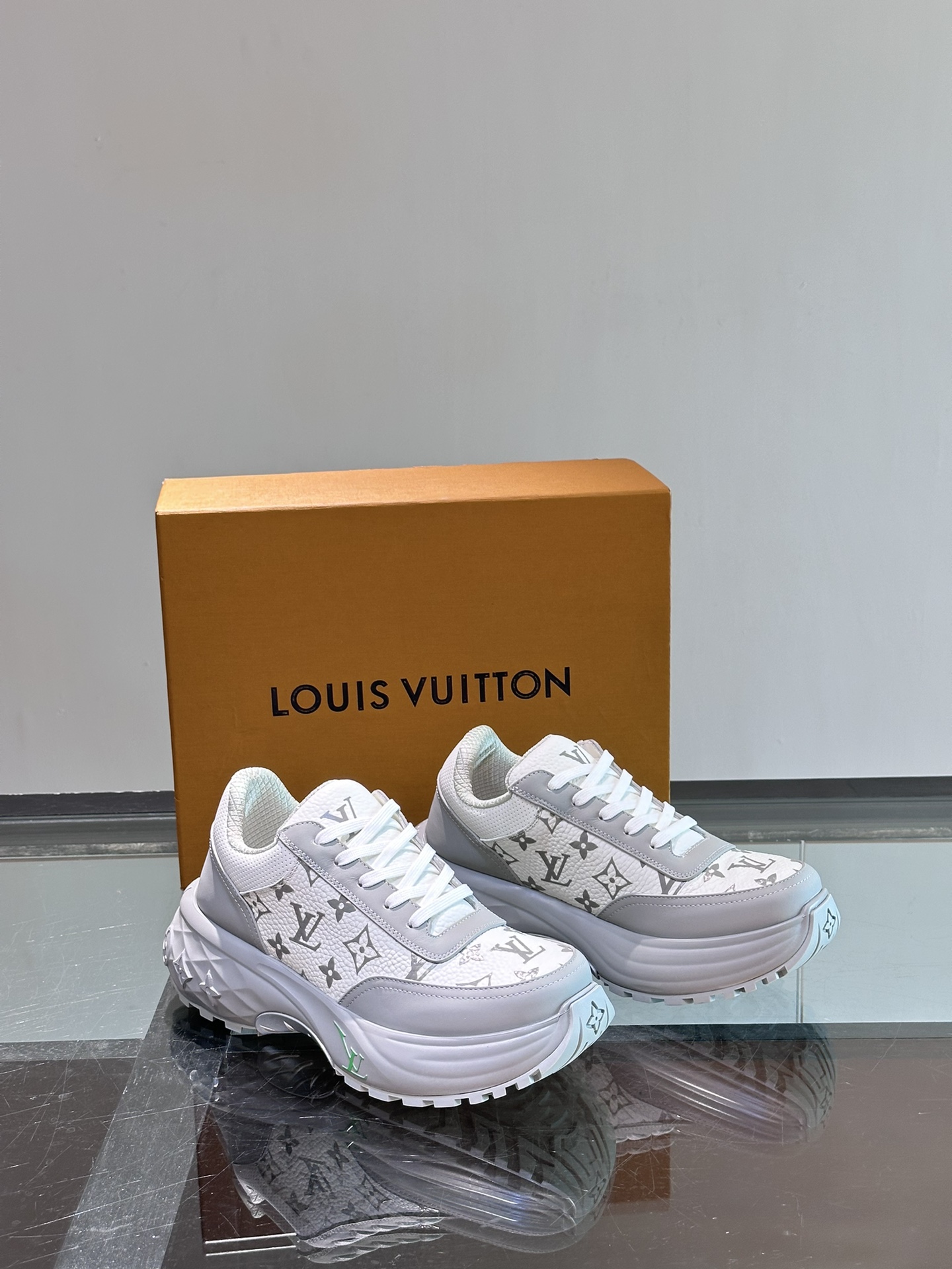 LV