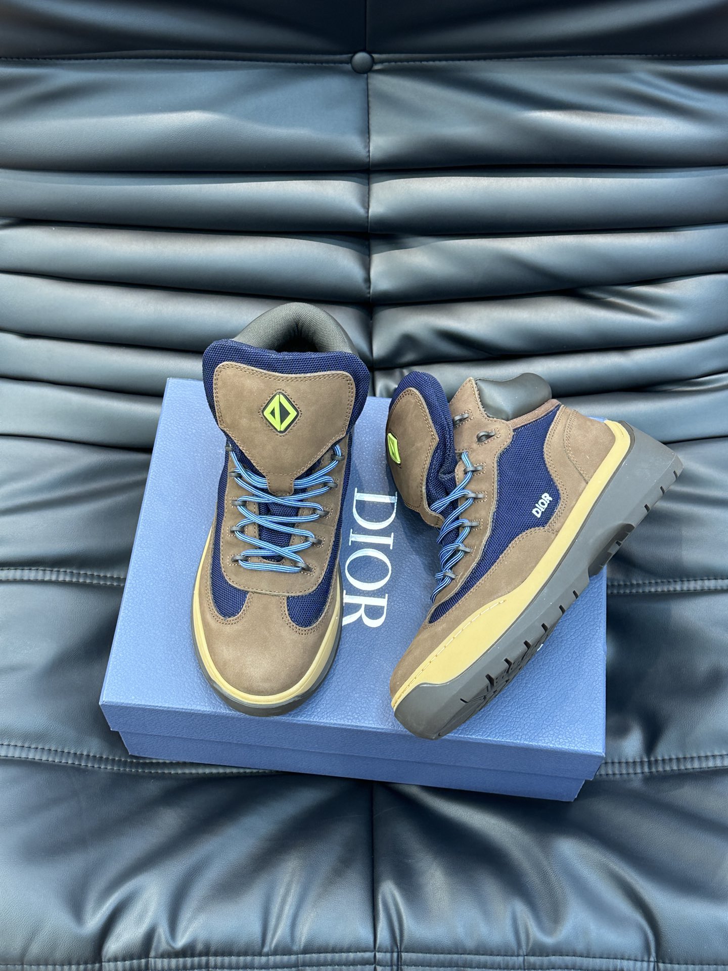 DIOR