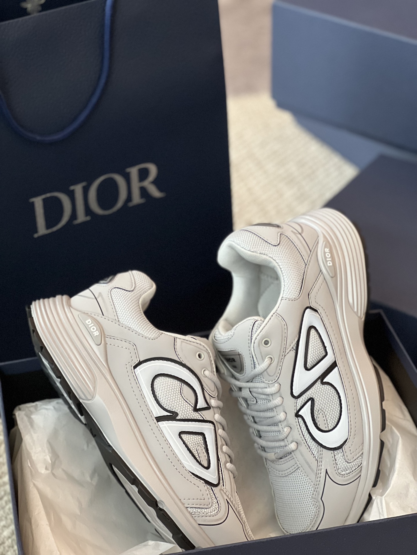 DIOR