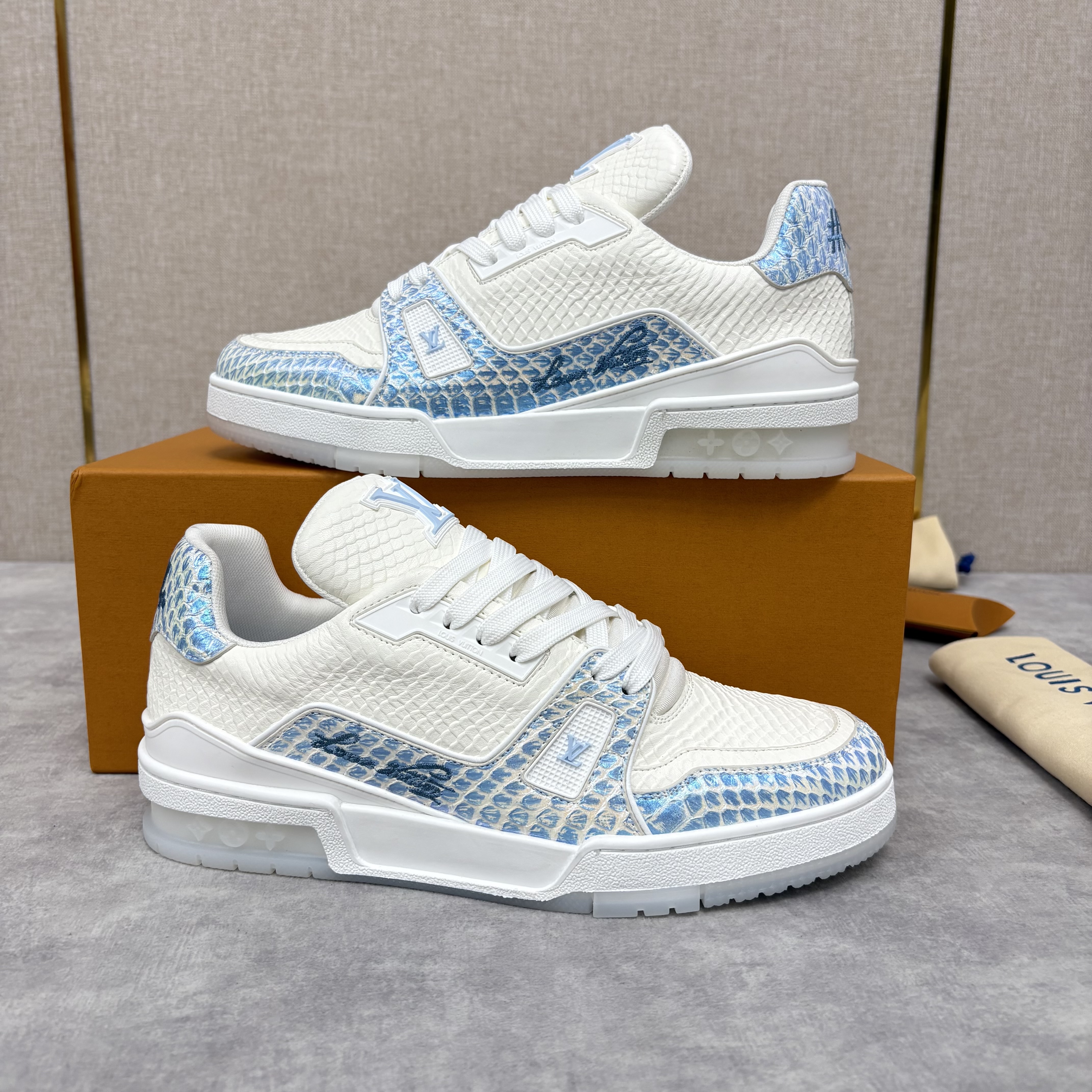 Louis vuitton