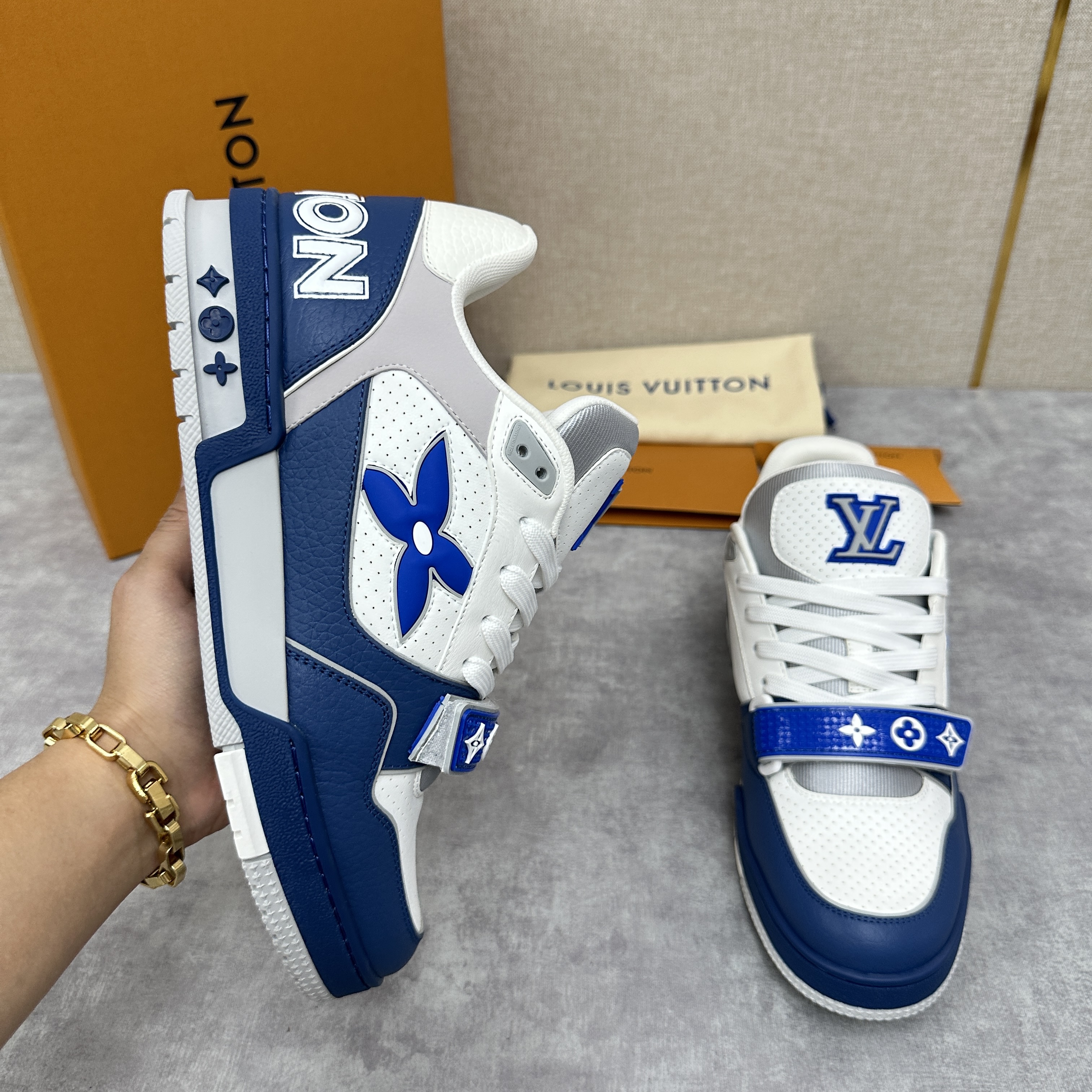 Louis vuitton