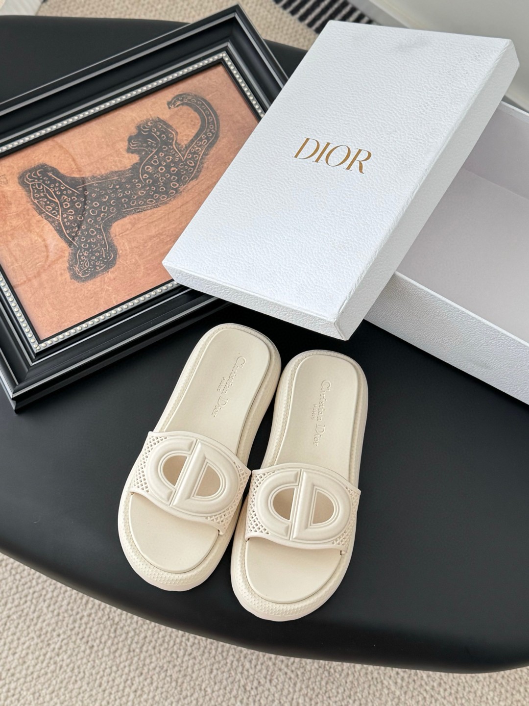 DIOR
