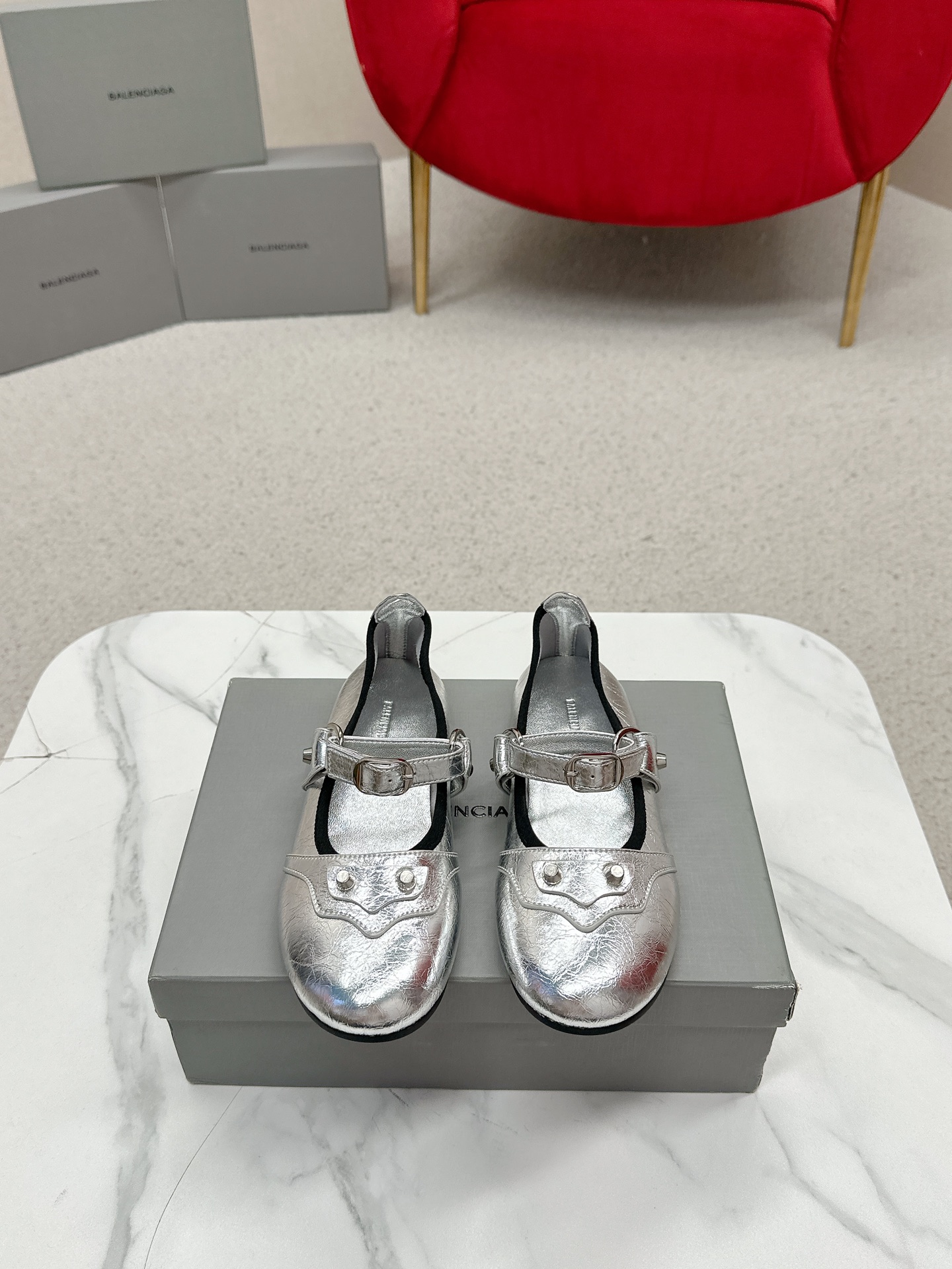 BALENCIAGA
