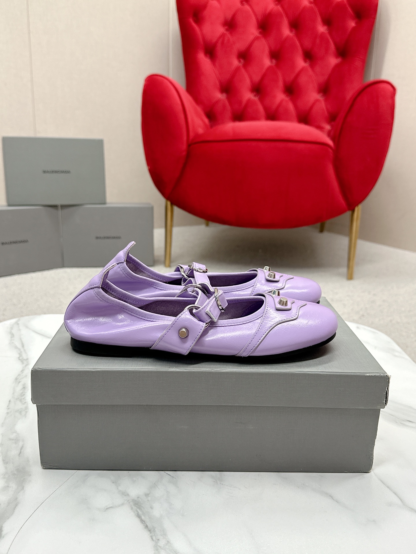 BALENCIAGA