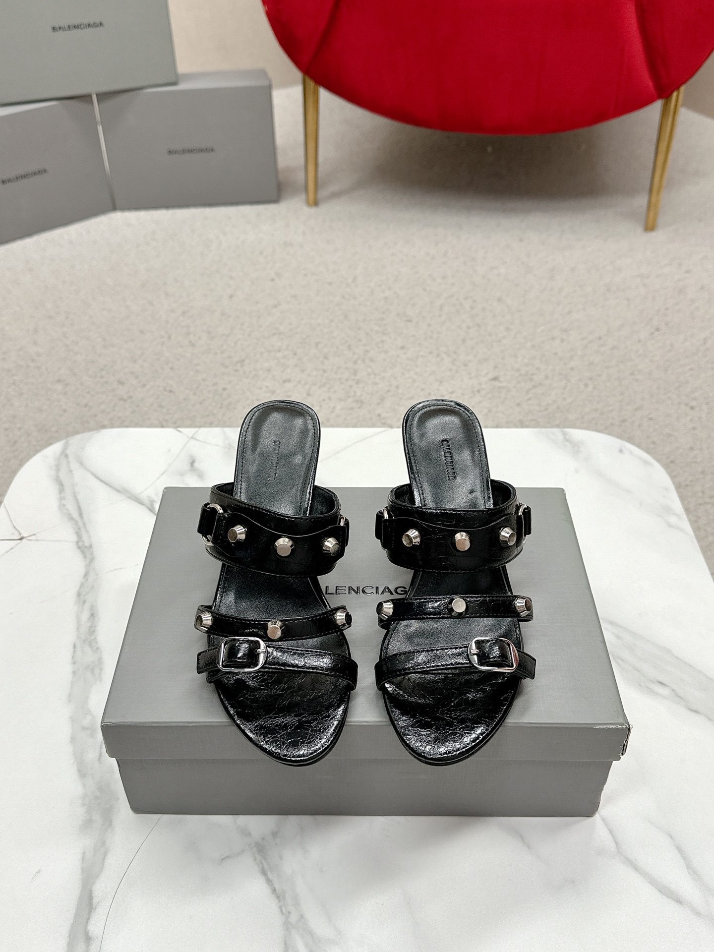 BALENCIAGA