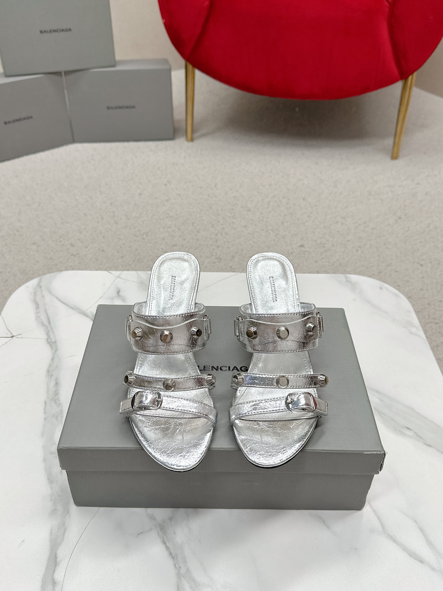 BALENCIAGA