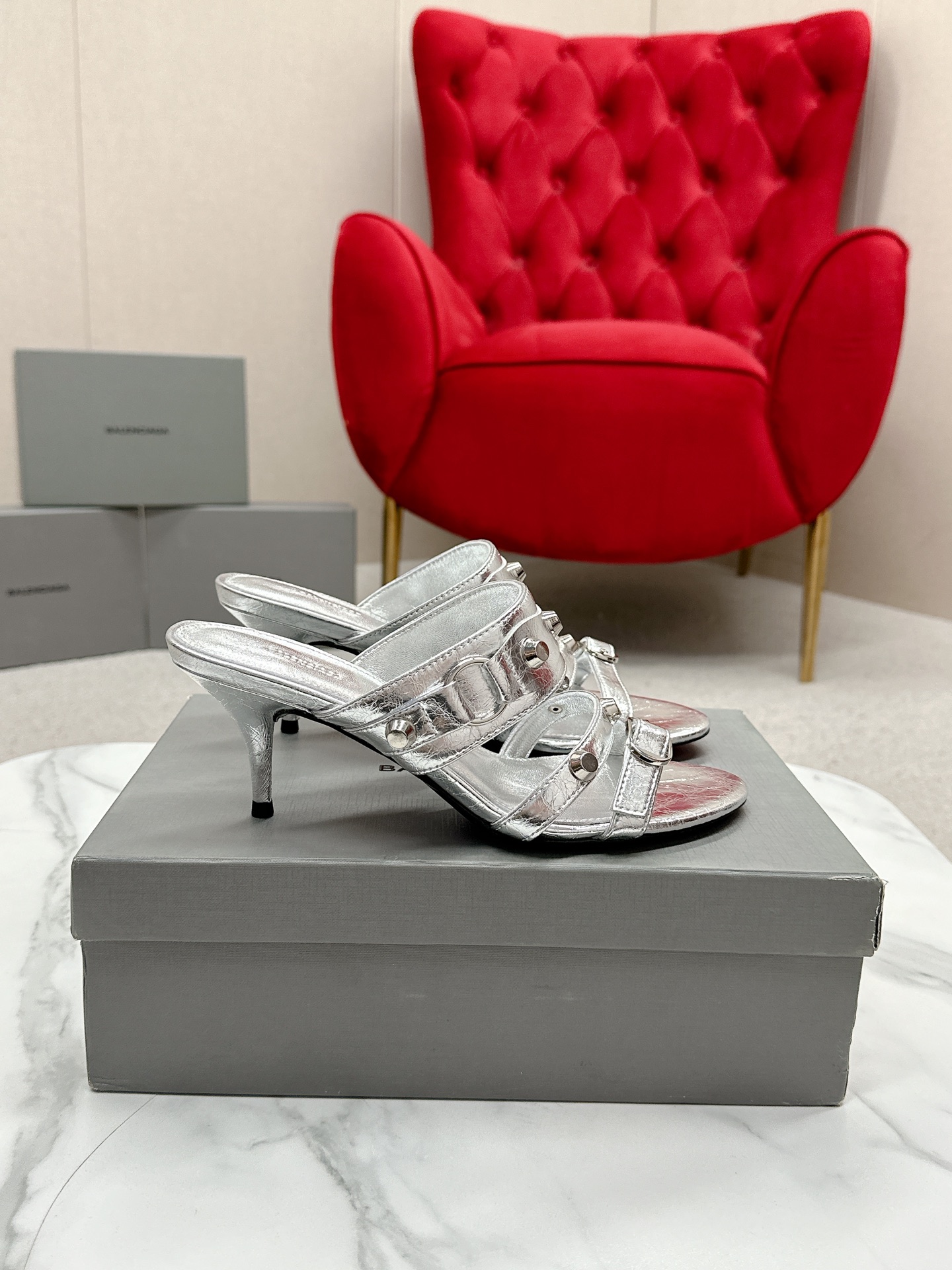 BALENCIAGA