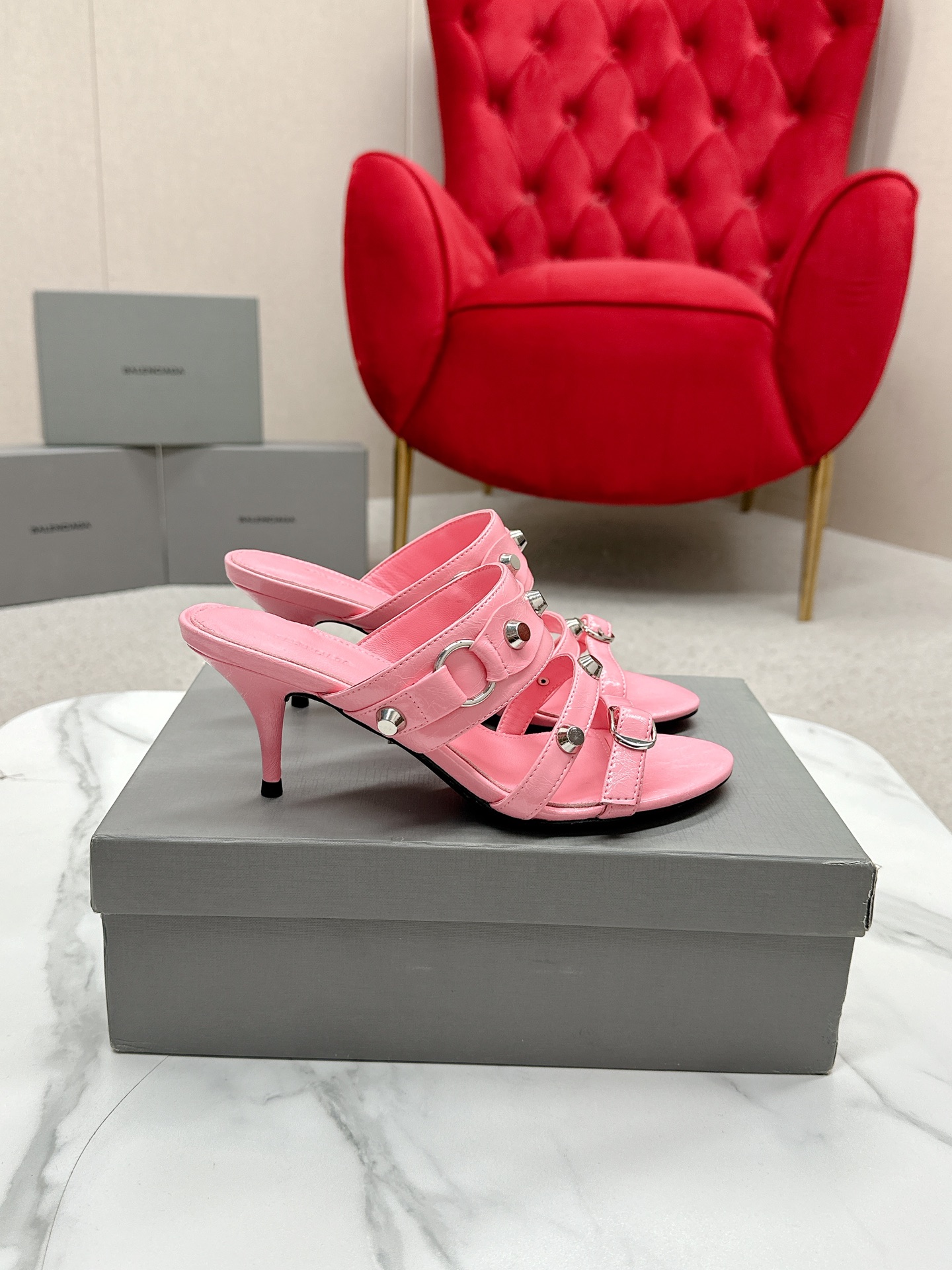 BALENCIAGA