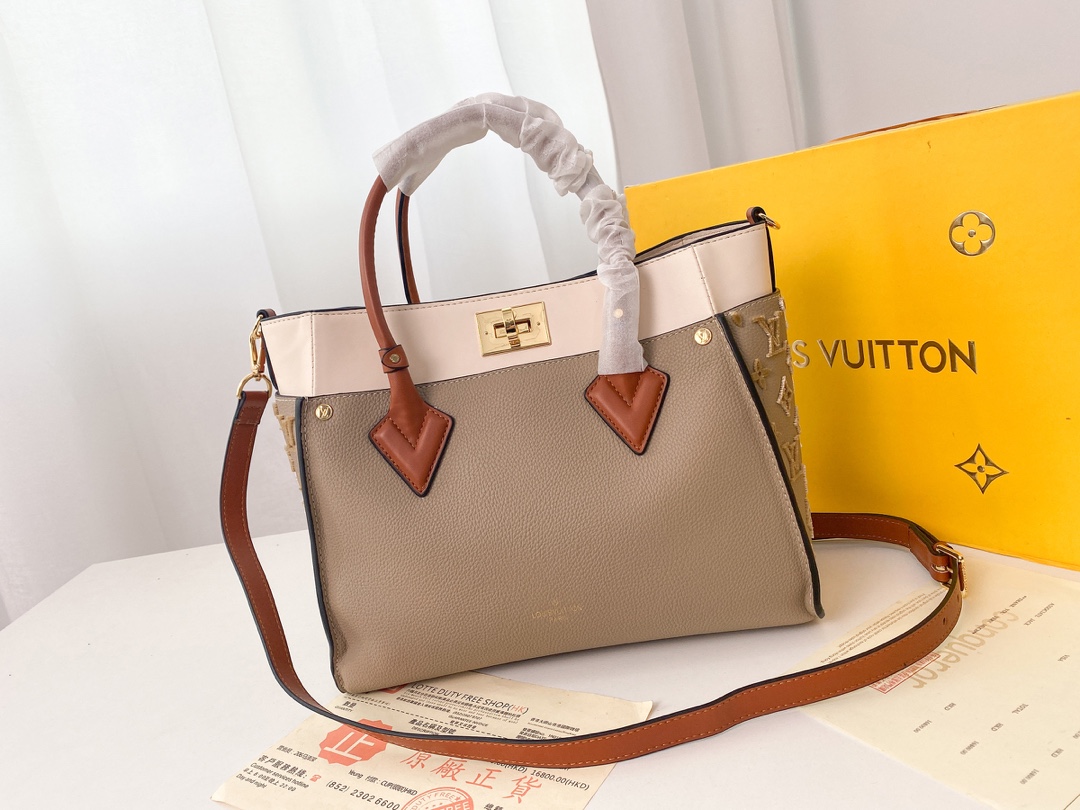 Replica Louis Vuitton On My Side M53824