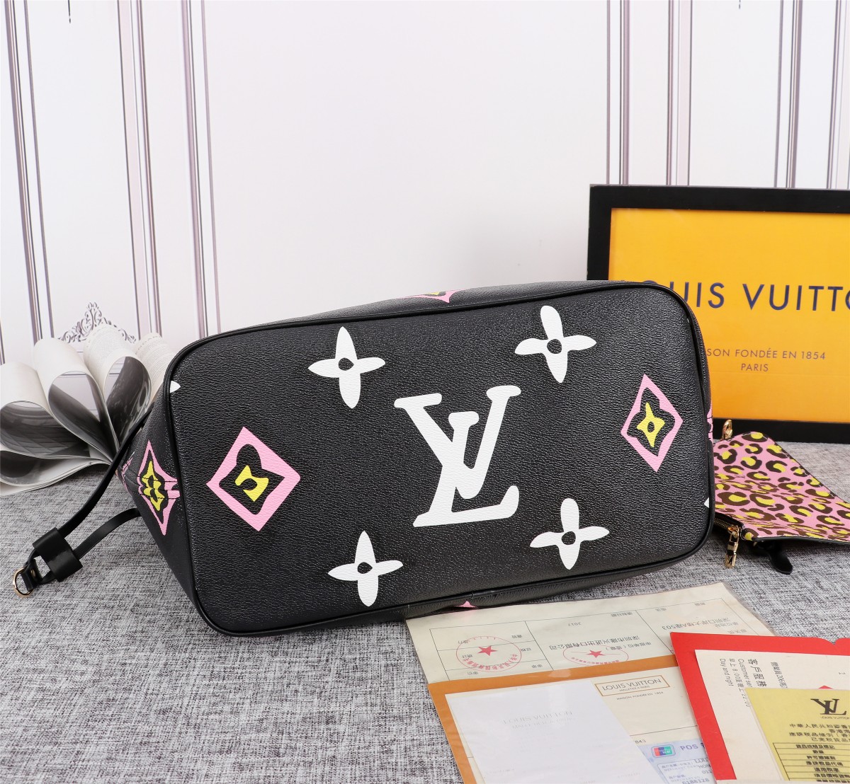 Replica Louis Vuitton Aaa-Neverfull Mm Tote Bag Black/White M45818