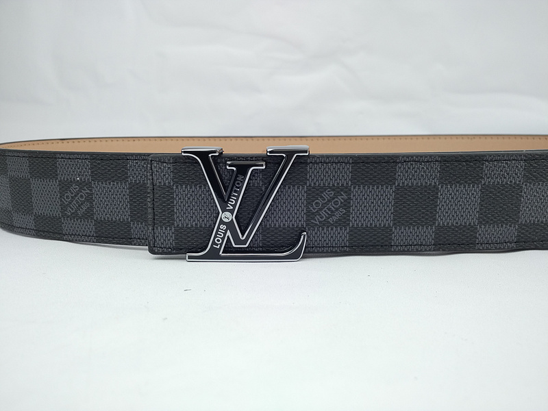 Replica Louis Vuitton Belt L135-70 38Mm Silver