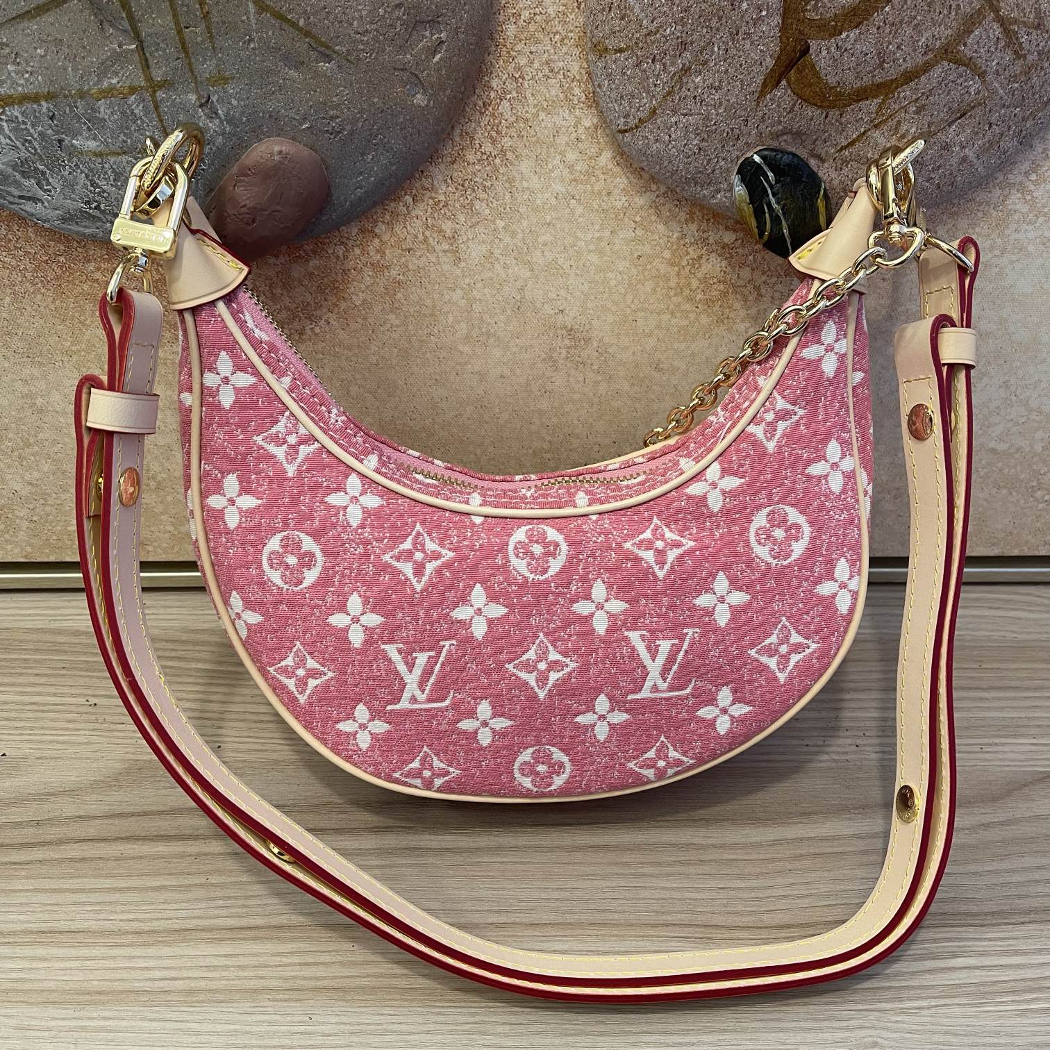 Replica Louis Vuitton Loop Baguette Handbag