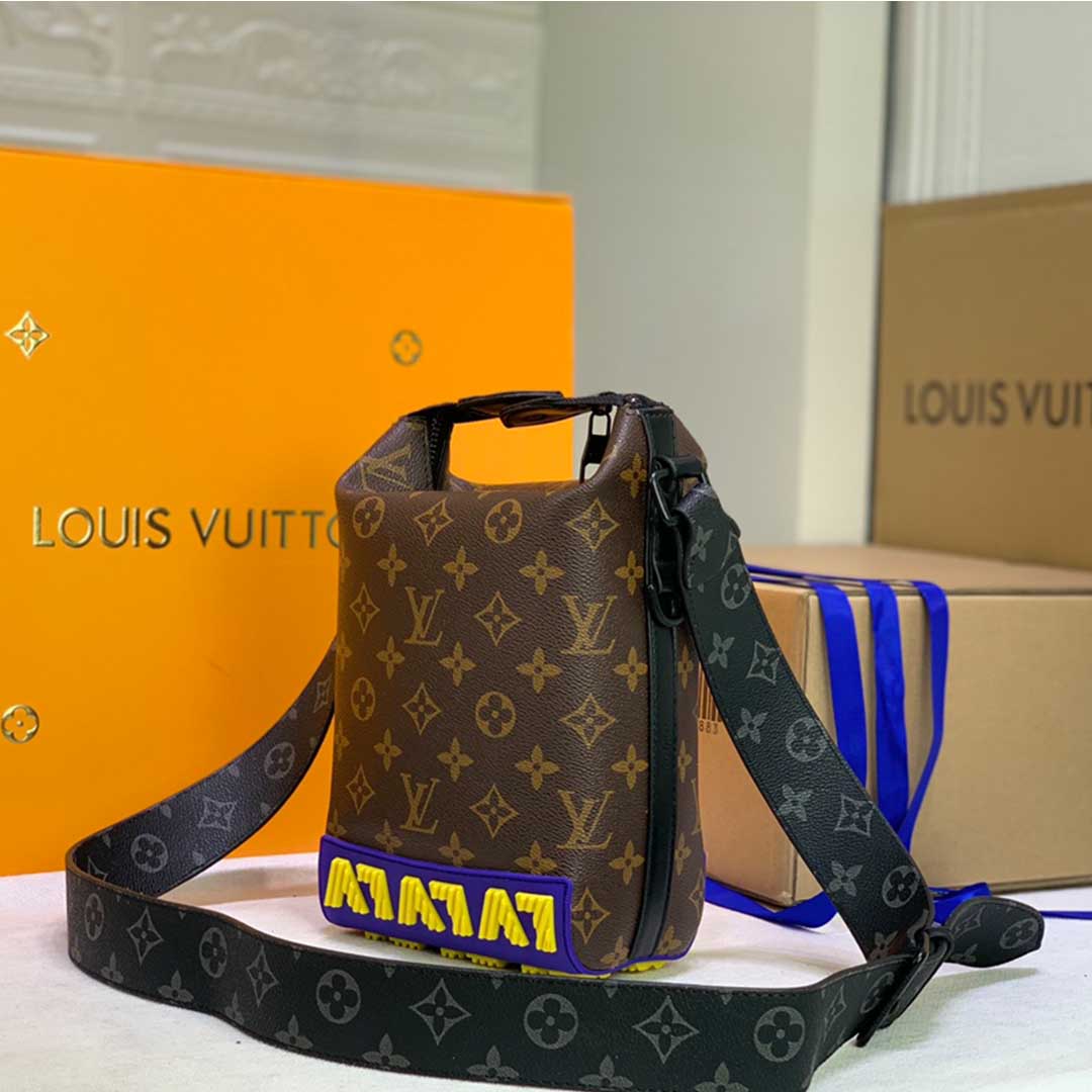 Replica Louis Vuitton Rubber Collection-Cruiser Messenger M57966