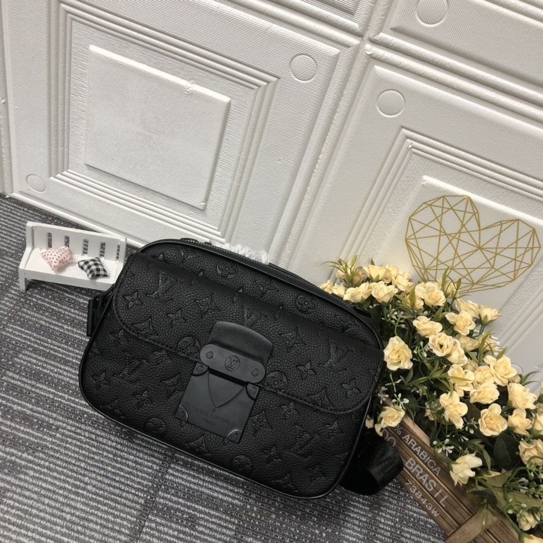 Replica Louis Vuitton S Lock Messenger M45863