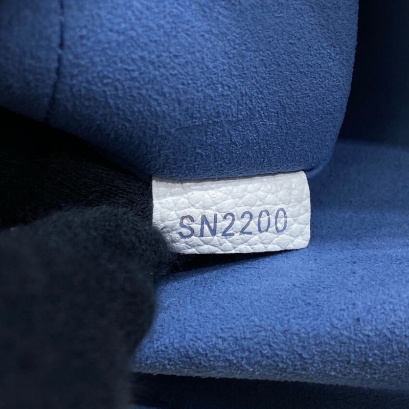 Replica Louis Vuitton Beaubourg Hobo Mm M58482 White