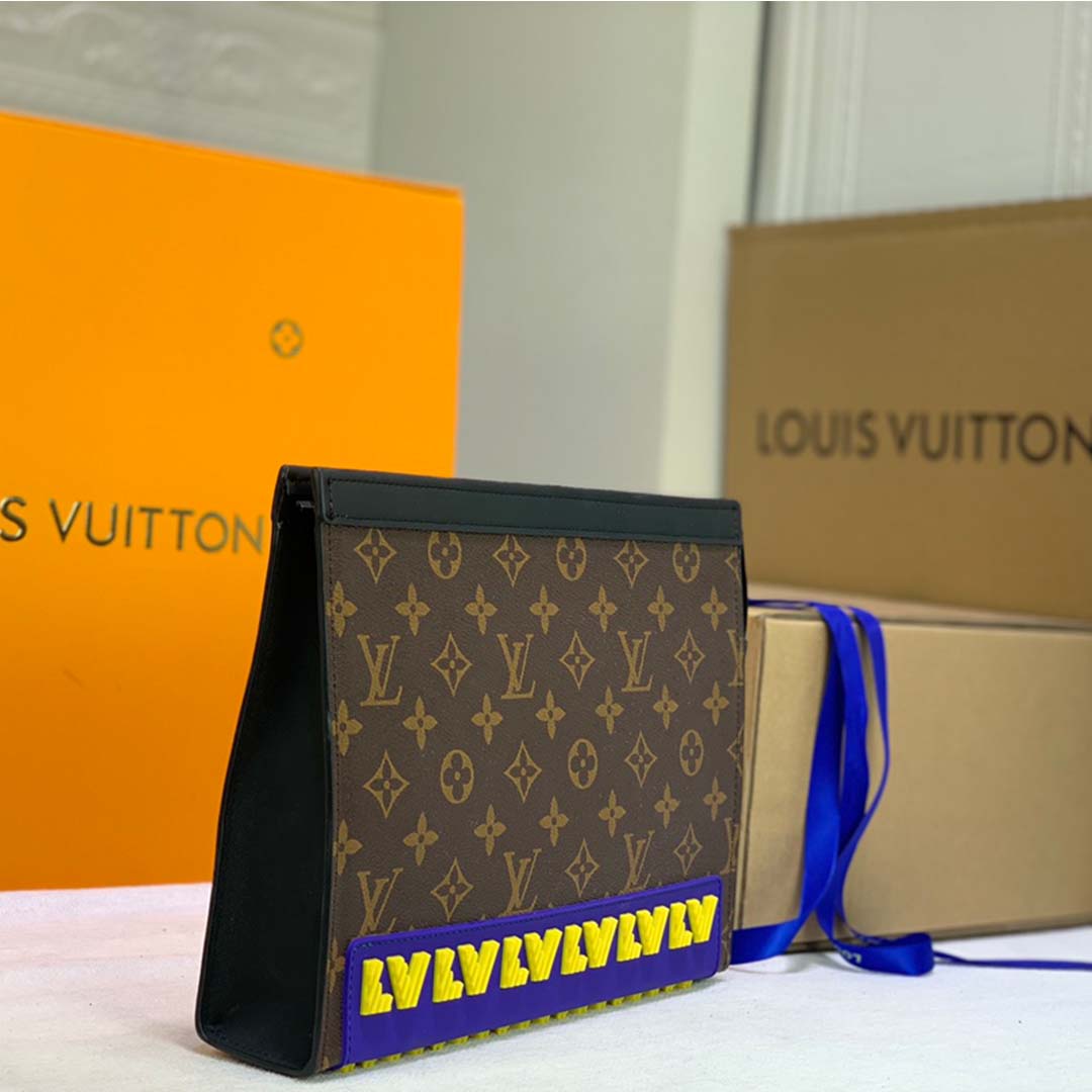 Replica Louis Vuitton Rubber Collection-Toiletry Pouch 26 M66601