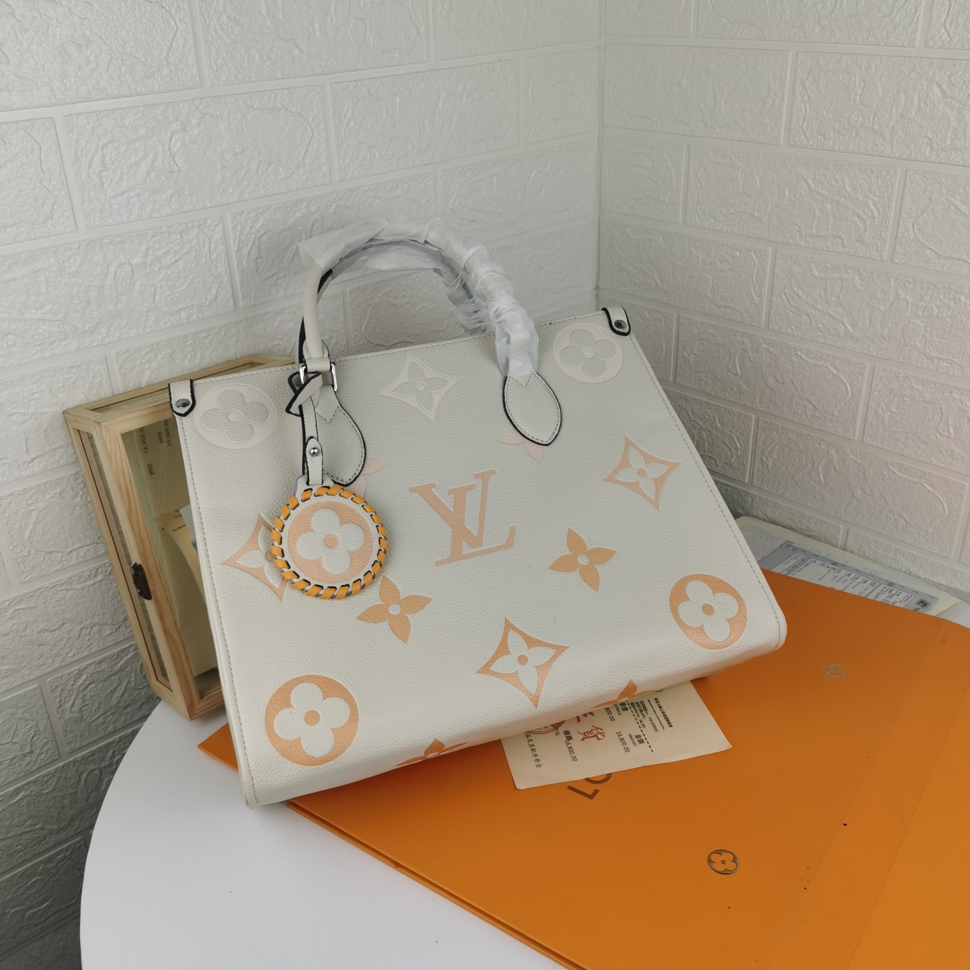 Replica Louis Vuitton By The Pool-Onthego Mm Blue/Beige/Pink