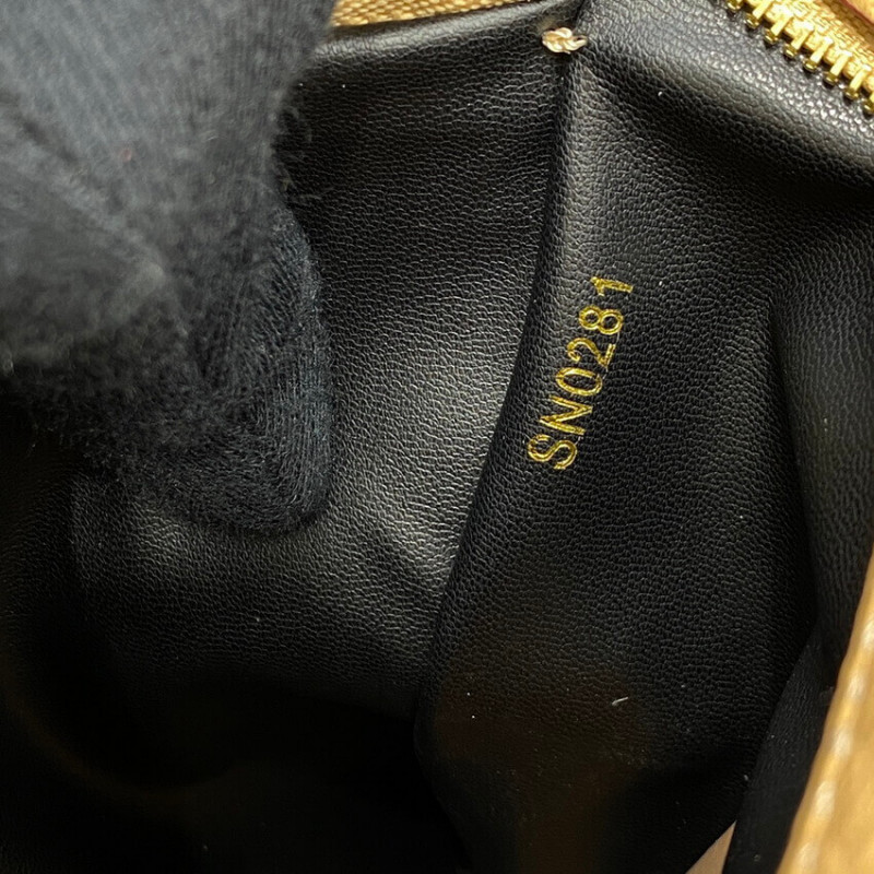 Replica Louis Vuitton Capucines Mm M58608 Black/Arizona Beige