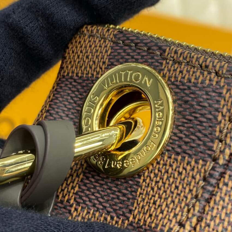 Replica Louis Vuitton Damier Ebene South Bank Besace N42230