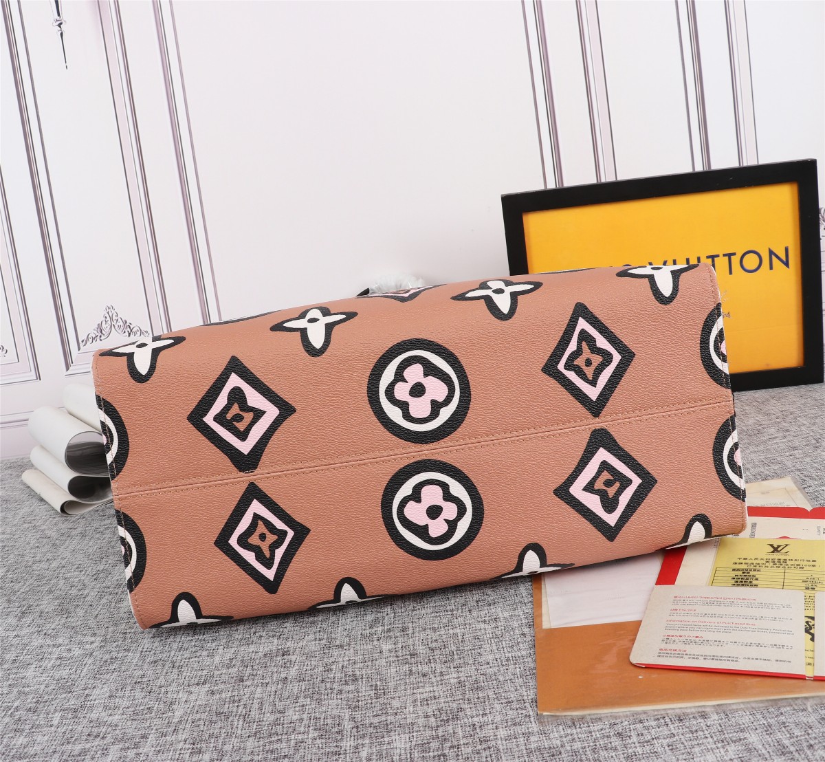 Replica Louis Vuitton Onthego Gm Carryall Black/Brown