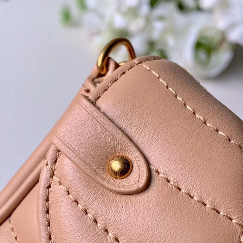 Replica Louis Vuitton New Wave Chain Pochette-M68479Brown