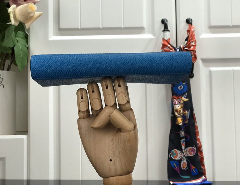 Replica Louis Vuitton Brazza Wallet Blue Monogram