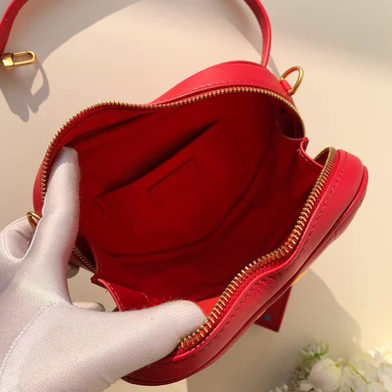 Replica Louis Vuitton Aaa-New Wave Heart Bag