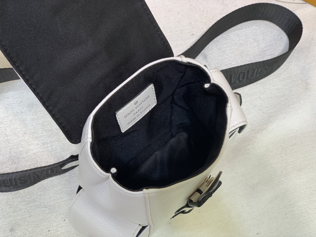 Replica Louis Vuitton Christopher Xs Black/Blue/White