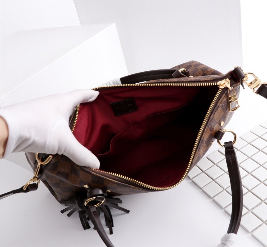 Replica Louis Vuitton Lymington N40022