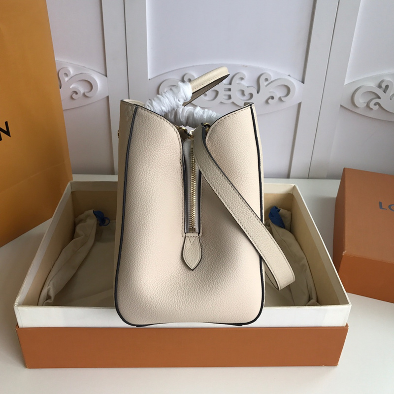 Replica Louis Vuitton Aaa-Montaigne Mm-M44061 White