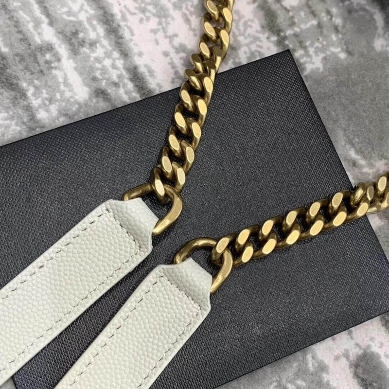 Replica Saint Laurent Vinyle Round Camera Bag In Chevron-Quilted Grain Leather 6104361