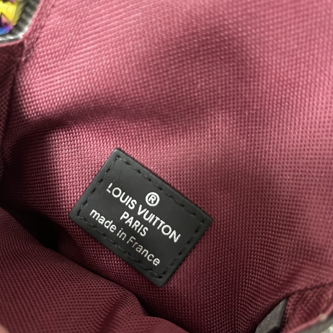 Replica Louis Vuitton S-Lock Vertical Wearable Wallet M81524