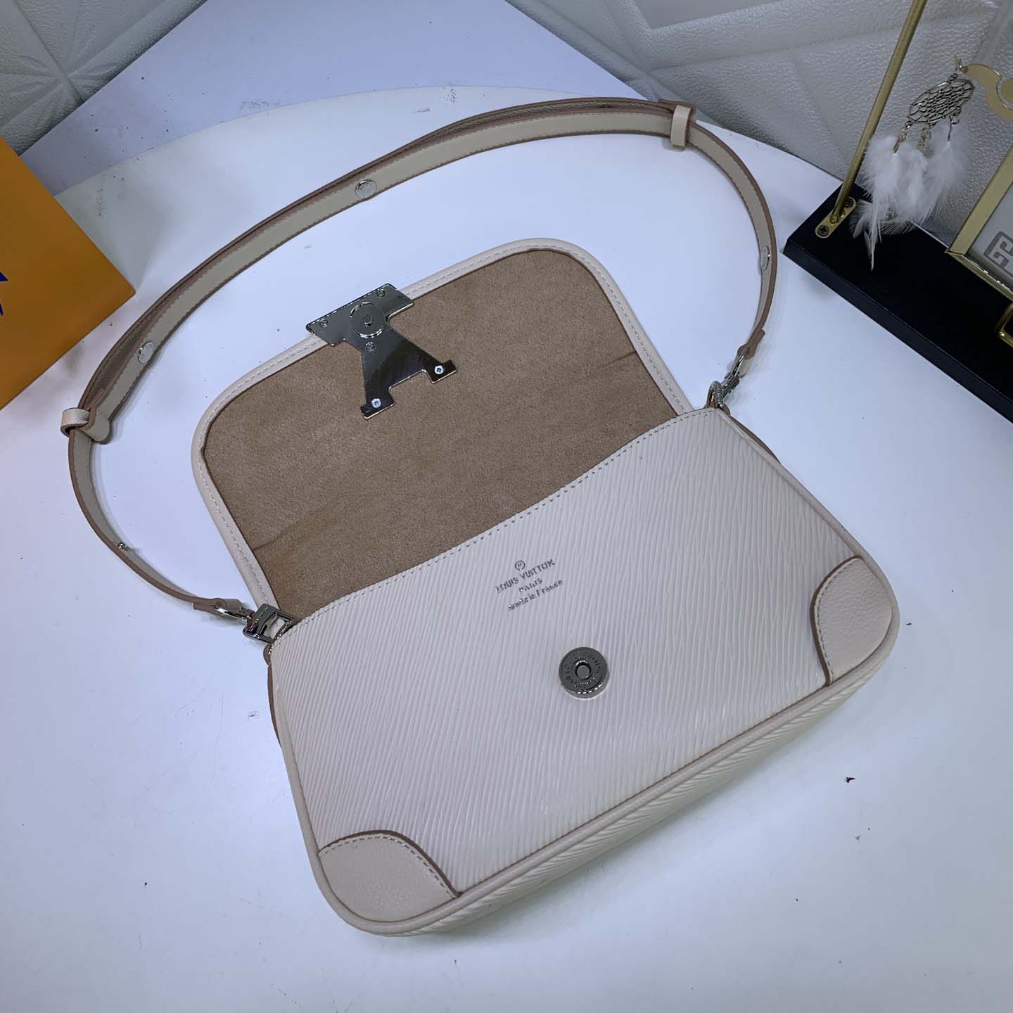 Replica Louis Vuitton Buci Crossbody Essential Daily Bag