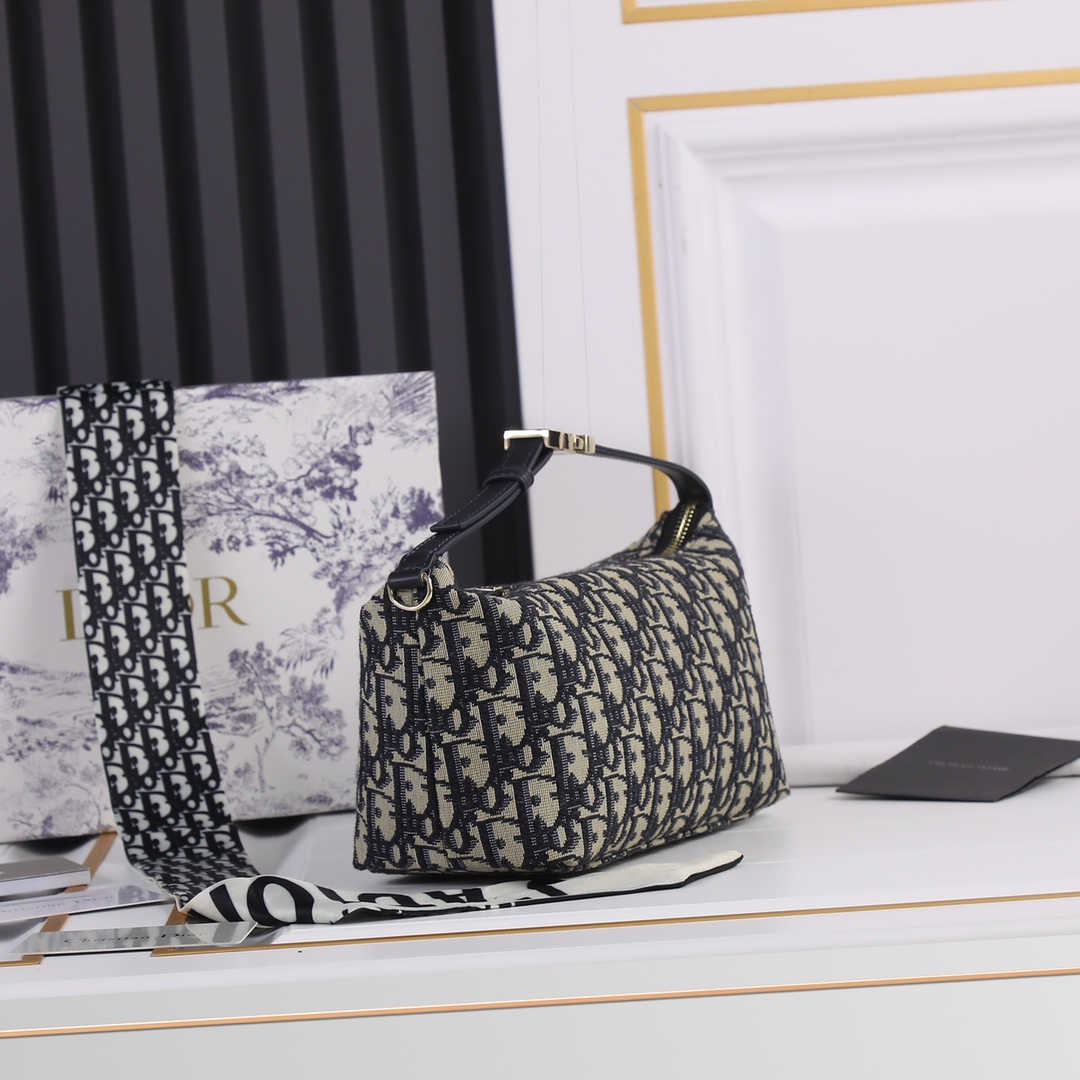 Replica Dior Medium Drtravel Nomad Pouch