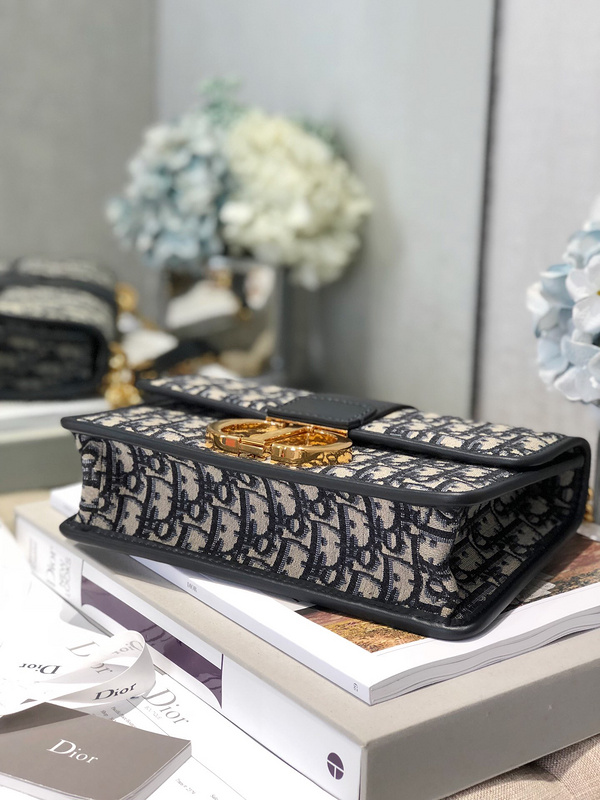 Replica Dior 30 Montaigne Chain Bag M9208