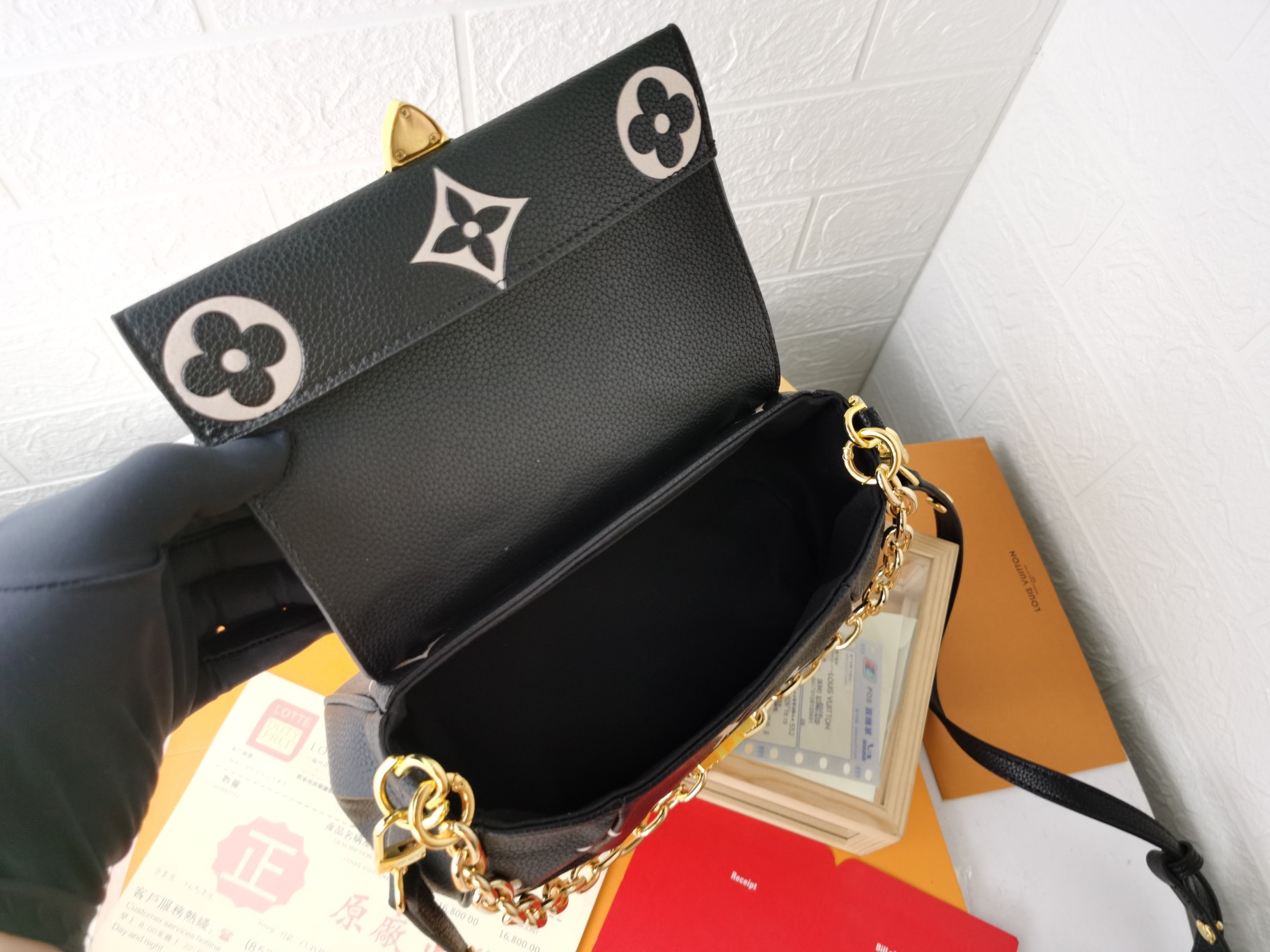 Replica Louis Vuitton Favorite M45813