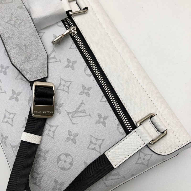 Replica Louis Vuitton Outdoor Flap Messenger M30413