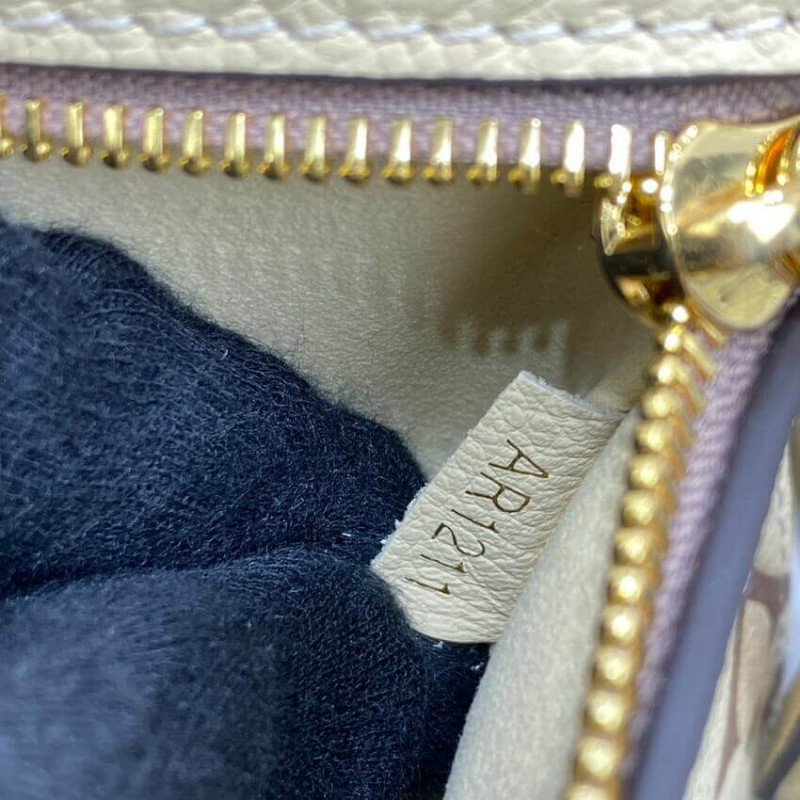 Replica Louis Vuitton Pochette Metis M45596